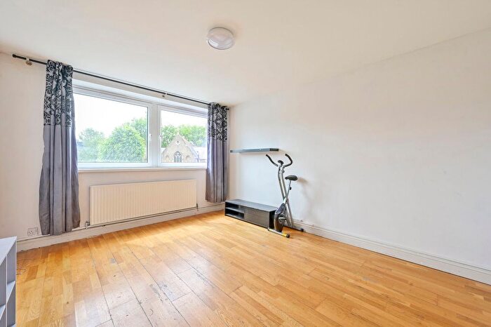 1 Bedroom Flat For Sale In Medfield Street, Putney, London, SW15