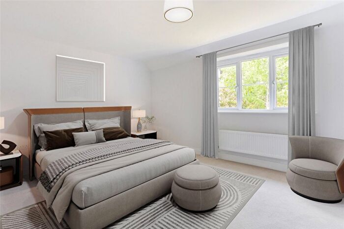 4 Bedroom Detached House For Sale In Long Hill Road, Ascot, Berkshire, SL5