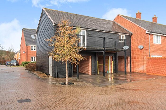 2 Bedroom Detached House For Sale In Ryeland Way, Bridgefield, TN25