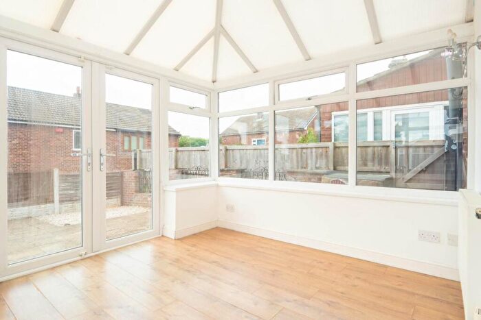3 Bedroom Terraced House For Sale In Sommerdale Grove, LS13
