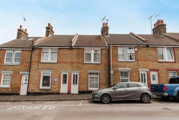 3 Bedroom Terraced House For Sale In Kingsnorth Road, Faversham, ME13
