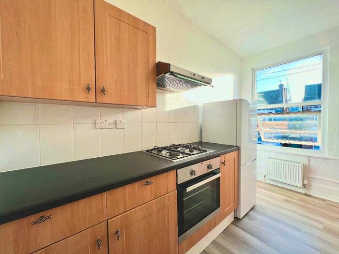 1 Bedroom Flat To Rent In Lodge Road, Croydon, CR0