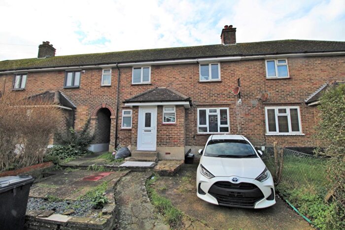 3 Bedroom Terraced House For Sale In Whitehawk Road, Brighton, BN2