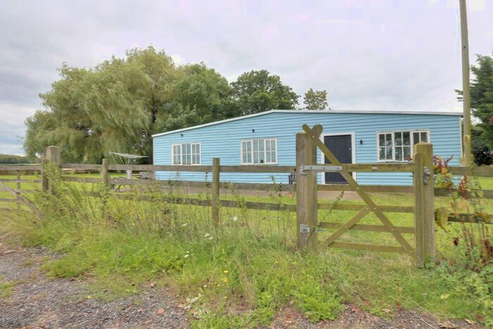 2 Bedroom Bungalow To Rent In Stock Lane, Ingatestone, CM4