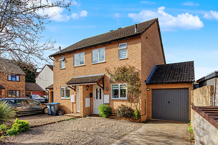 2 Bedroom Semi Detached House For Sale In Dovehouse Close, Eynsham, Oxfordshire, OX29