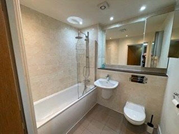 1 Bedroom Flat To Rent In Queen Mary Avenue, London, E18