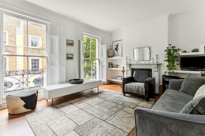 3 Bedroom Terraced House To Rent In Richmond Avenue, Islington, London, N1