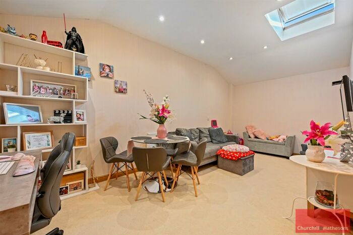 1 Bedroom Flat To Rent In North Acton Road, North Acton, NW10