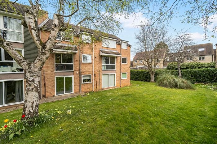 2 Bedroom Flat For Sale In Beauchamp Place, Oxford, OX4