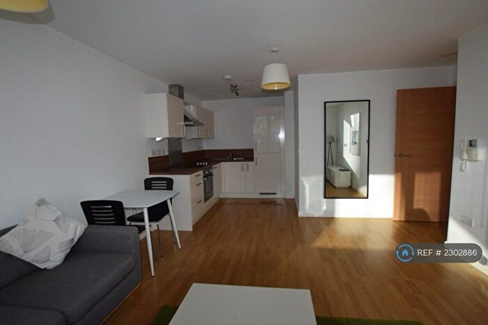 1 Bedroom Flat To Rent In Mann Island, Liverpool, L3