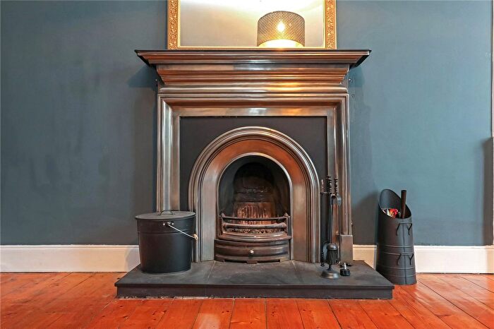 3 Bedroom Terraced House For Sale In Danes Drive, Scotstoun, Glasgow, G14