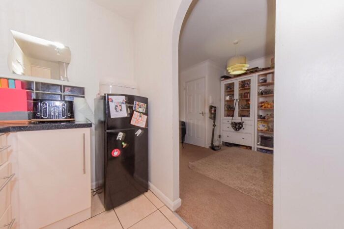 2 Bedroom Flat For Sale In Busely Court, Morley, Leeds, LS27