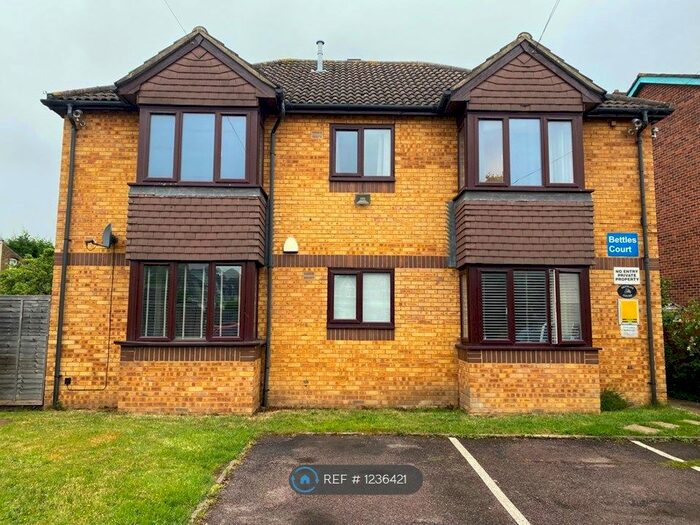 Studio To Rent In Bettles Close, Uxbridge, UB8