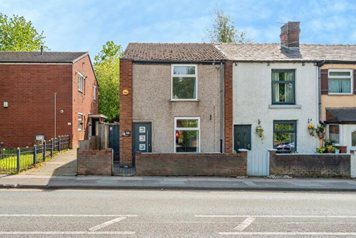 2 Bedroom End Of Terrace House For Sale In Wigan Road, Westhoughton, Bolton, Greater Manchester, BL5
