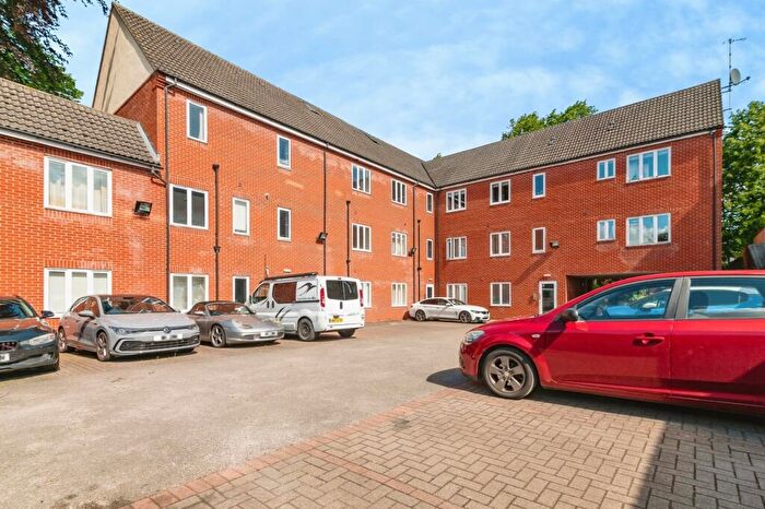 3 Bedroom Flat For Sale In Egerton Road, Woodthorpe, Nottingham, Nottinghamshire, NG5