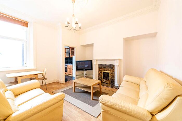 2 Bedroom Flat To Rent In £pppw - Cavendish Road, Jesmond, Newcastle Upon Tyne, NE2