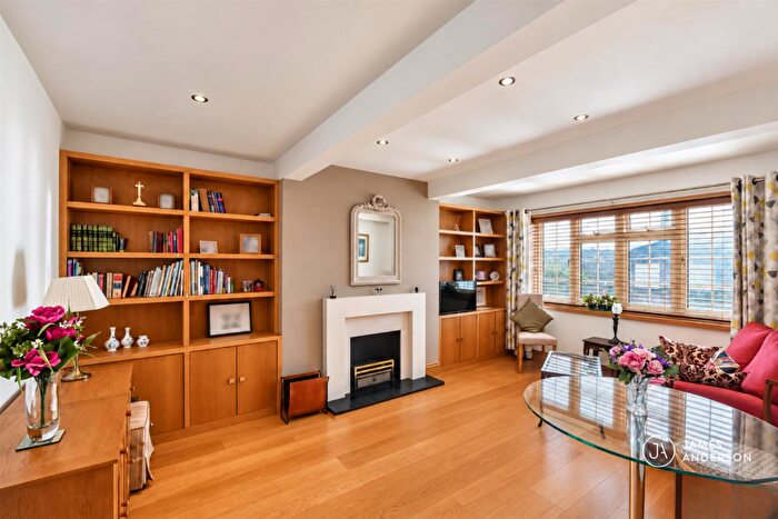 1 Bedroom Flat For Sale In Barnes High Street, London, SW13