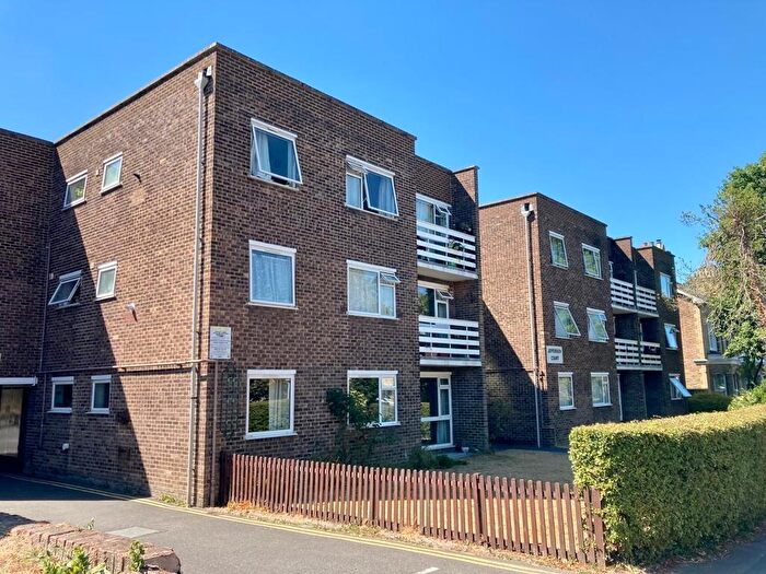 1 Bedroom Apartment To Rent In Warwick Road, Redhill, RH1