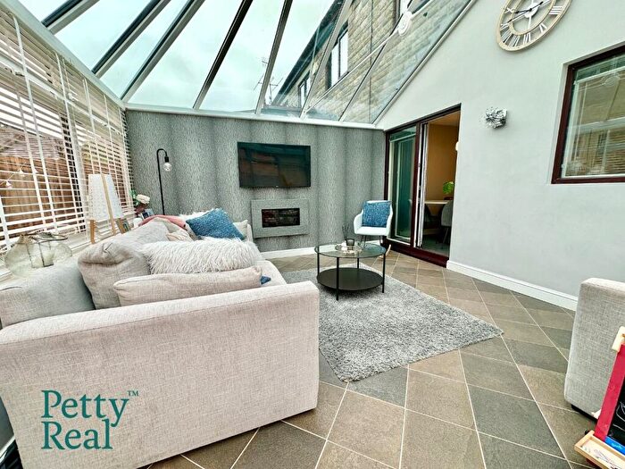 3 Bedroom Town House For Sale In Long Meadow, Colne, BB8