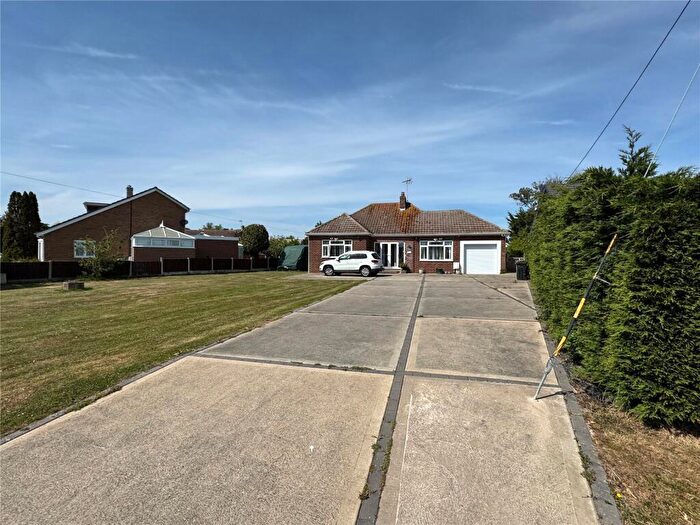 4 Bedroom Bungalow For Sale In Dumont Avenue, St. Osyth, Clacton-on-Sea, CO16