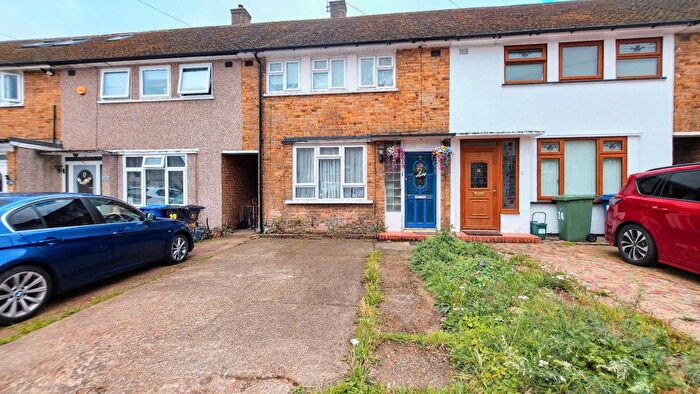 2 Bedroom Terraced House For Sale In Usk Road, Aveley, RM15