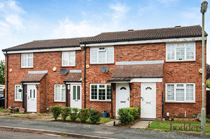 2 Bedroom Terraced House For Sale In Chertsey, Surrey, KT16