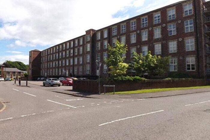2 Bedroom Flat To Rent In Woolcarder's Court, Stirling, FK7