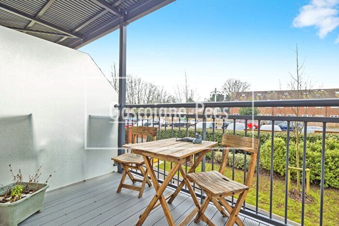 2 Bedroom Property To Rent In Orchard Lane, Alton, GU34