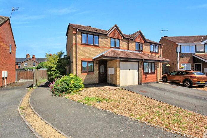 3 Bedroom Semi-Detached House For Sale In , Cunningham Close, Higham Ferrers, NN10