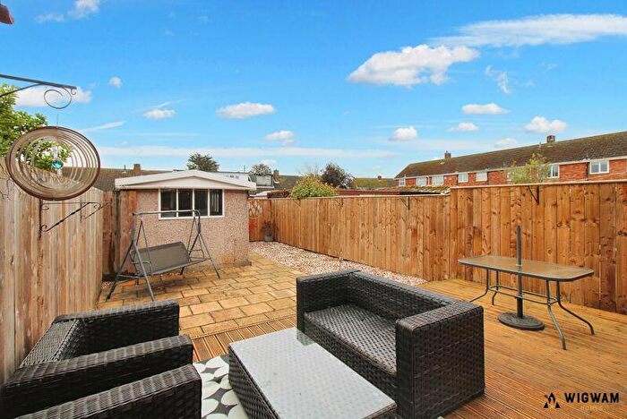 3 Bedroom Terraced House For Sale In Standage Road, Thorngumbald, HU12