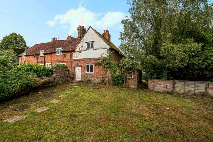 2 Bedroom Cottage To Rent In Westbrook Hill, Elstead, GU8
