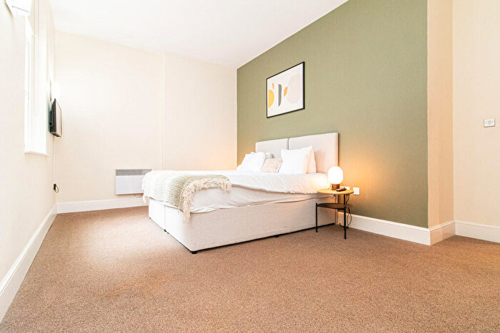 2 Bedroom Apartment To Rent In Cathedral Road, Pontcanna, Cardiff, CF11