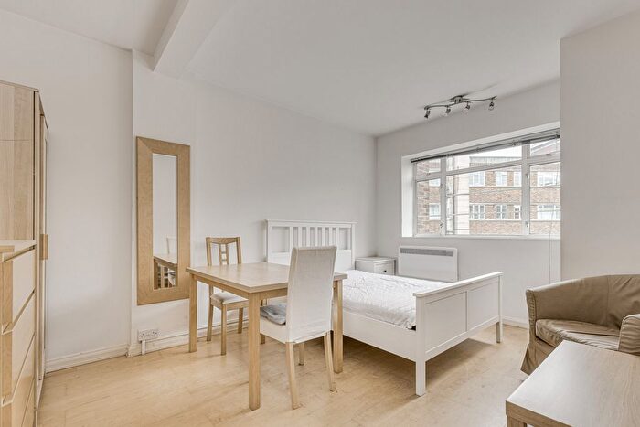 3 Bedroom Flat To Rent In West Kensington Court, Edith Villas, W14