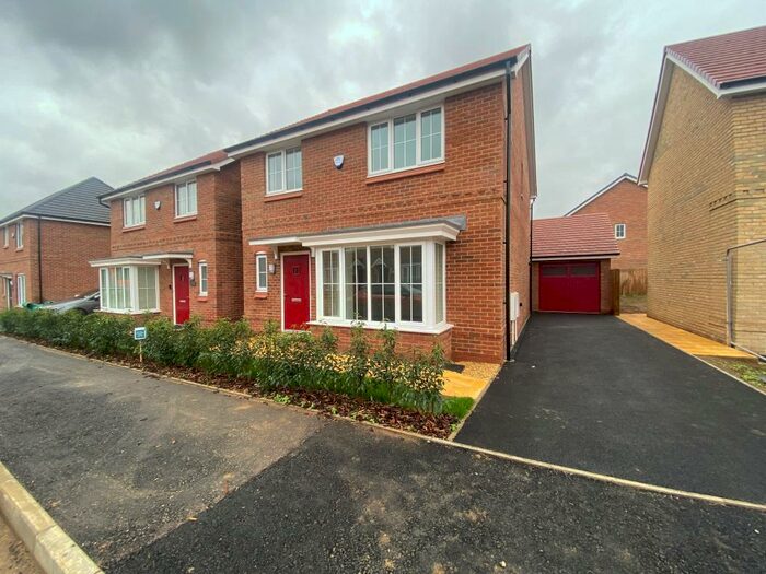 4 Bedroom House To Rent In Rectory Way, Northampton, NN3