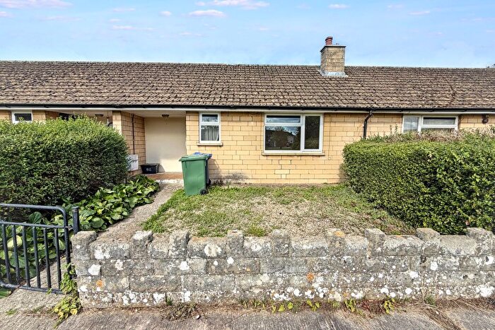 1 Bedroom Bungalow For Sale In Allington Way, Chippenham, SN14