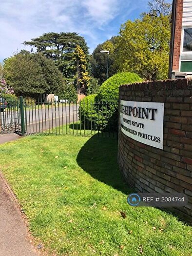 2 Bedroom Flat To Rent In High Point, Weybridge, KT13