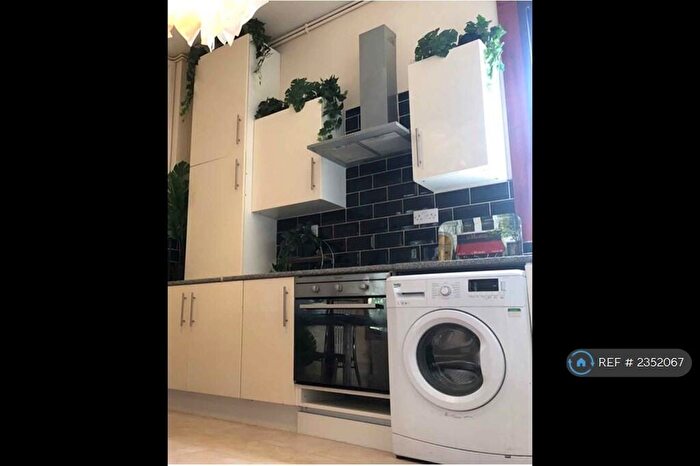 2 Bedroom Flat To Rent In Picton Road, Liverpool, L15