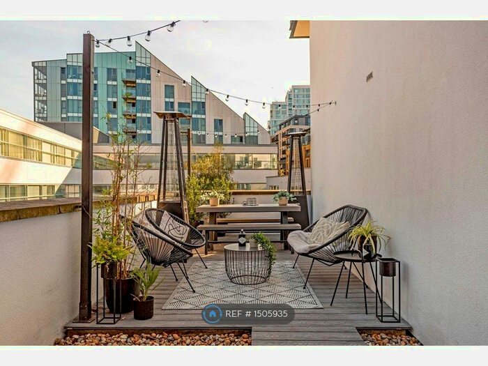 2 Bedroom Flat To Rent In Point Pleasant, London, SW18