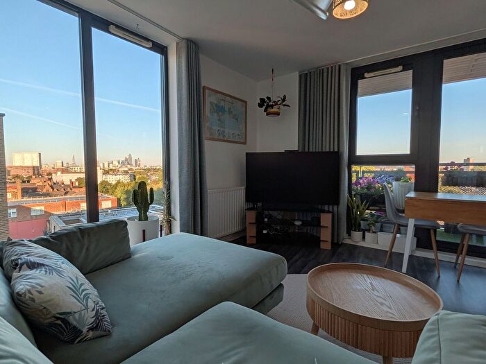 1 Bedroom Flat For Sale In Taylor Place, Bow, London, E3
