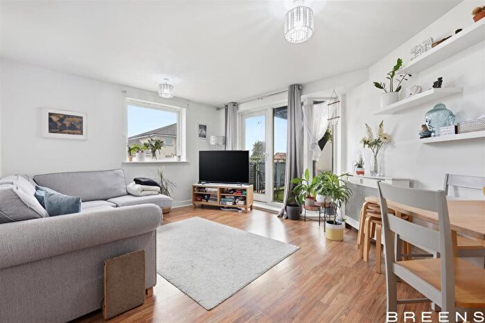 2 Bedroom Flat For Sale In Orton Grove, Enfield, EN1