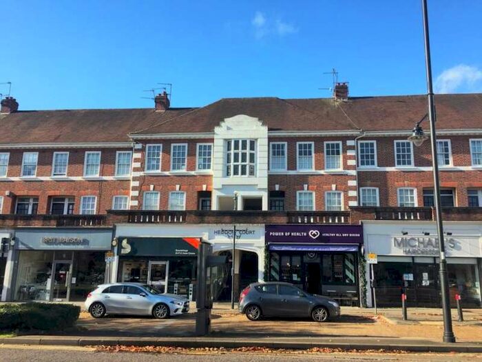2 Bedroom Flat To Rent In Heddon Court Parade Cockfosters, EN4