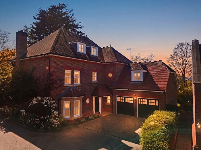 6 Bedroom Detached House For Sale In Regents Drive, Repton Park, Woodford, IG8