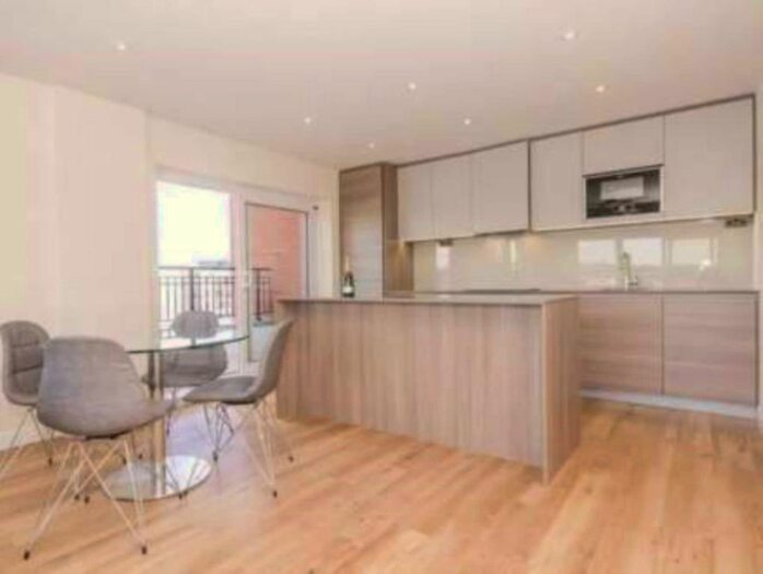 2 Bedroom Flat To Rent In Cassia Point, Glasshouse Gardens, Stratford, E20