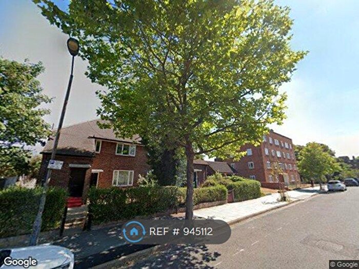 2 Bedroom Maisonette To Rent In Blanchedowne, London, SE5