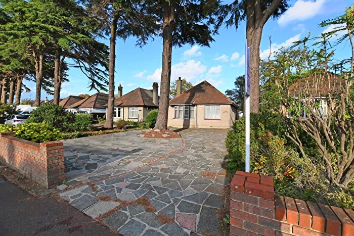 3 Bedroom Detached Bungalow For Sale In Victoria Avenue, Southend-On-Sea, SS2