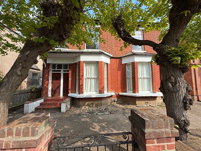 3 Bedroom Maisonette To Rent In Acacia Grove, New Malden, KT3