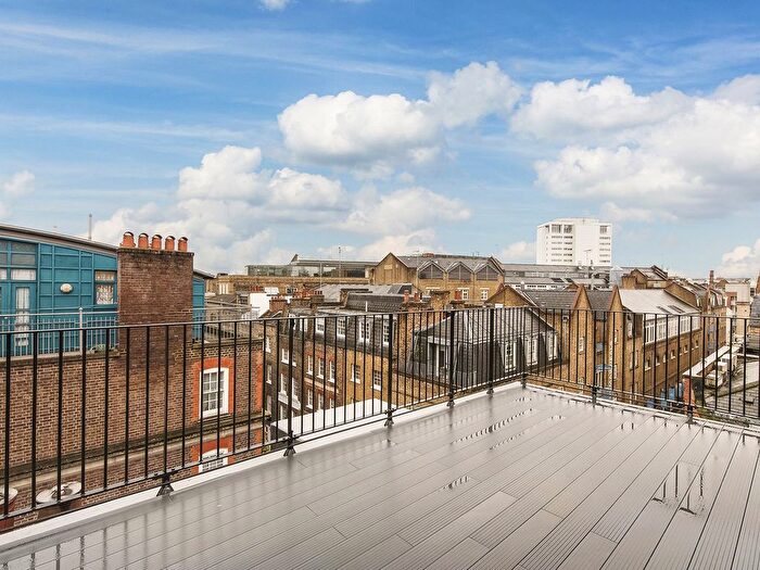 2 Bedroom Flat To Rent In Shorts Gardens, Covent Garden, WC2H