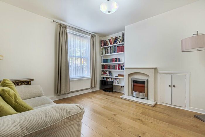 3 Bedroom Maisonette To Rent In Barrow Hill Estate, London, NW8