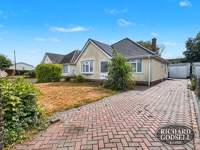 3 Bedroom Detached House For Sale In Christchurch, BH23