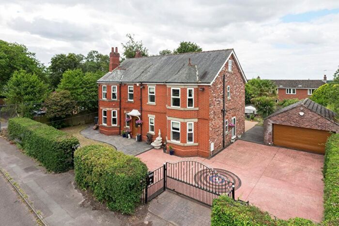 7 Bedroom Detached House For Sale In Giantswood Lane, Congleton, CW12